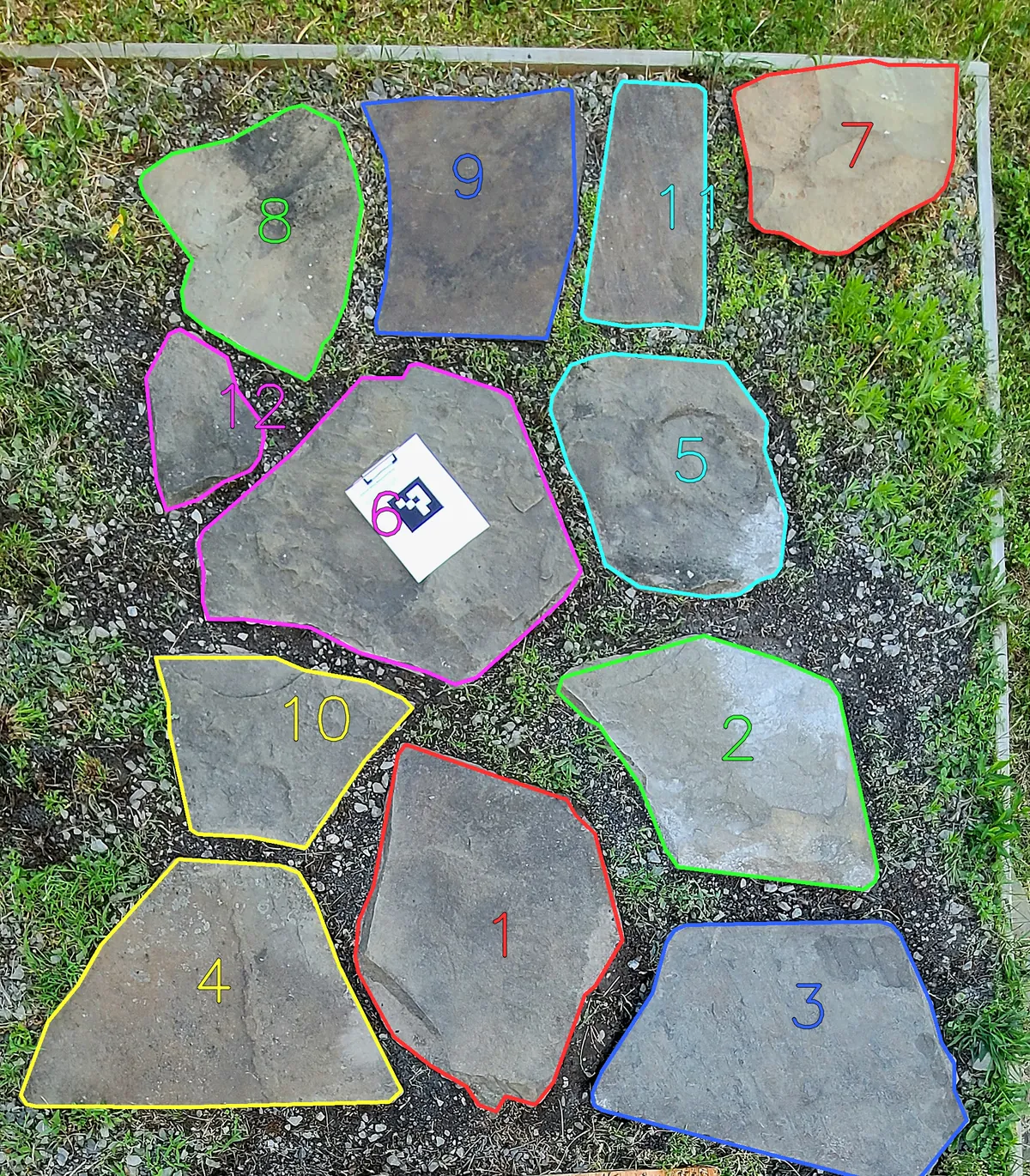 Actual separated stones with colored detected outlines and individual numbers